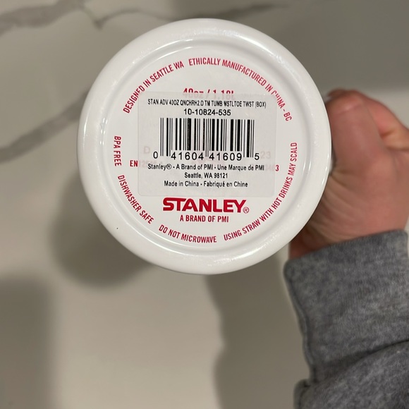 Stanley - MISTLETOE TWIST - 40 oz Quencher H2.0 Flowstate Tumbler - NWT! - Picture 9 of 9